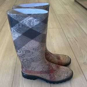 Burberry women’s rainboots